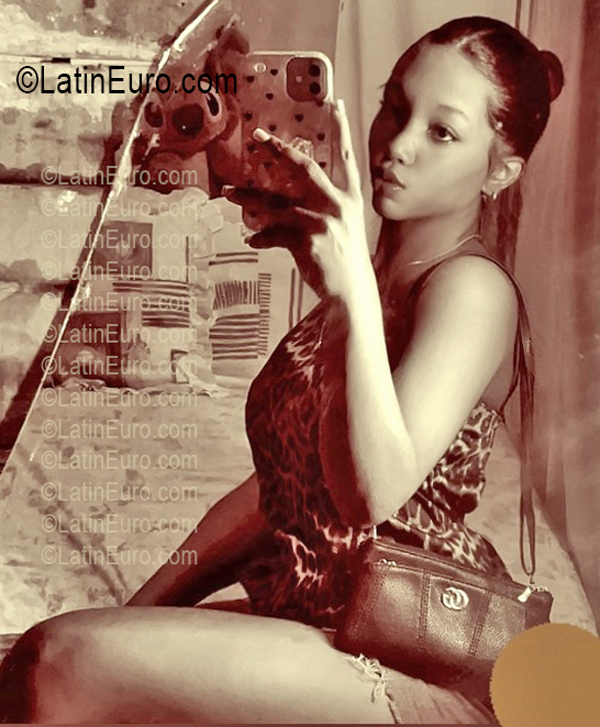 Date this cute Dominican Republic girl OCAIRA from Sanchez Ramirez DO57005