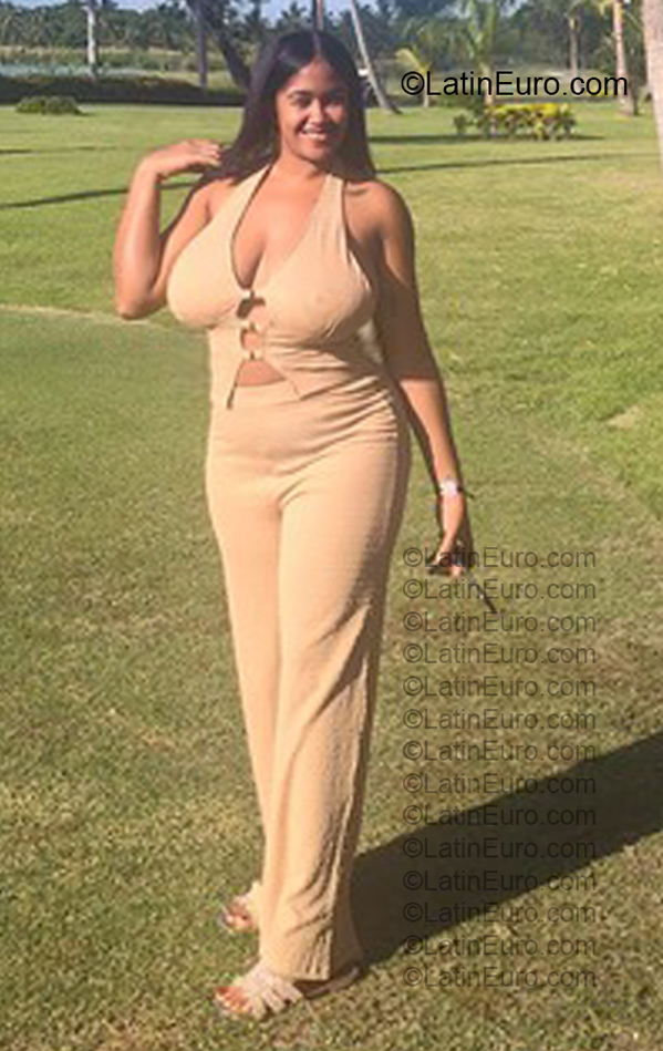 Date this exotic Dominican Republic girl Paola from Santo Domingo DO57010