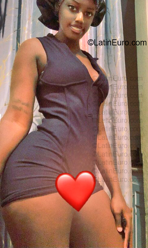 Date this nice looking Dominican Republic girl Marianny from Santo Domingo DO57011