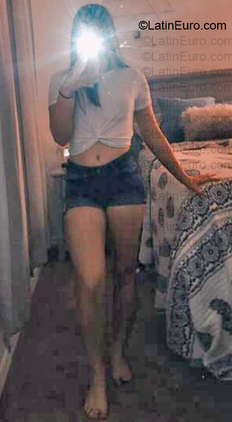 Date this hot Colombia girl Neysi from Medellin CO33860