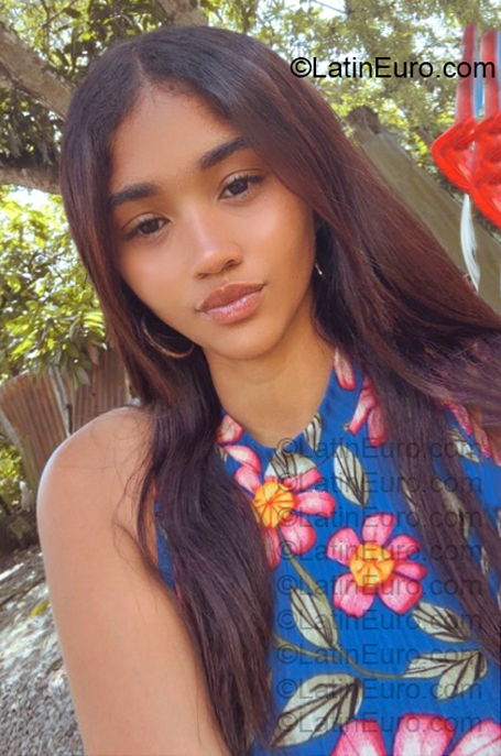 Date this athletic Dominican Republic girl Nicol from Santiago DO57068