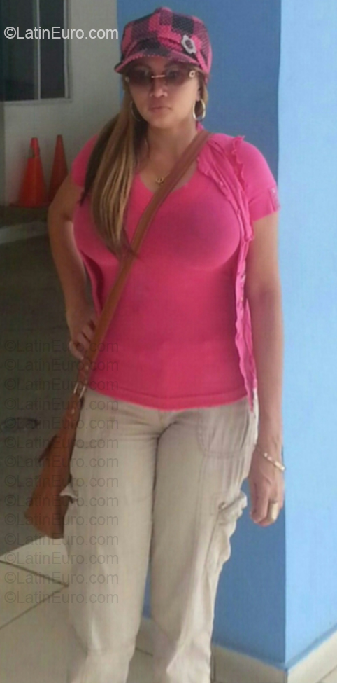 Date this nice looking Panama girl Patricia from Panama PA1442