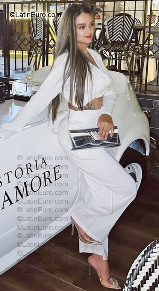 Date this charming Colombia girl Stefany from Cali CO33884