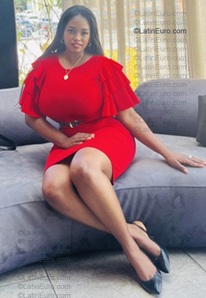 Date this funny Dominican Republic girl Isabela from Santo Domingo DO57177