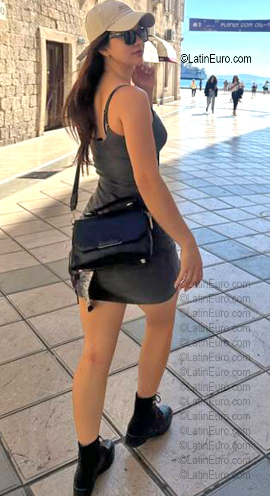 Date this good-looking Brazil girl Eve from Rio de Janeiro BR12479